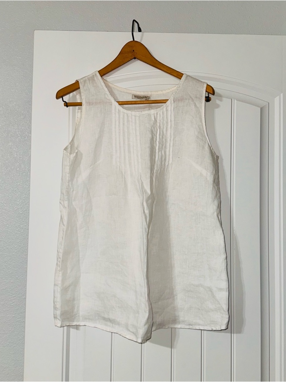 High End Italian White Linen Pintuck Scoop Neck Linen Top